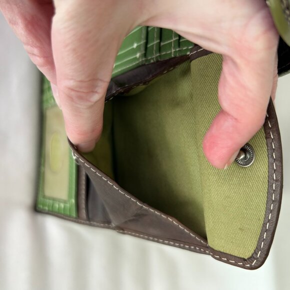 Share Vintage FOSSIL Brown Soft Leather Bifold Wallet Green Lining Snap & Zip CL - Picture 9 of 13